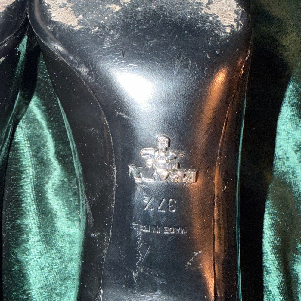 Prada Black Patent Leather Bow Pumps - image 5